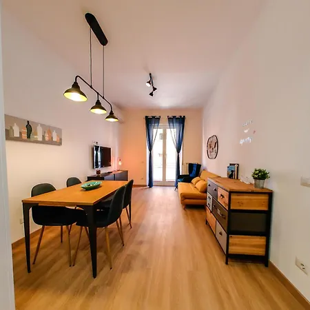 Chic Modern 2-bedroom Near Metro * Řím
