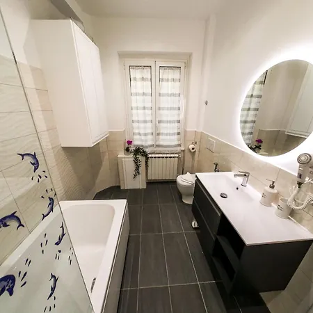 Apartmán Chic Modern 2-bedroom Near Metro *