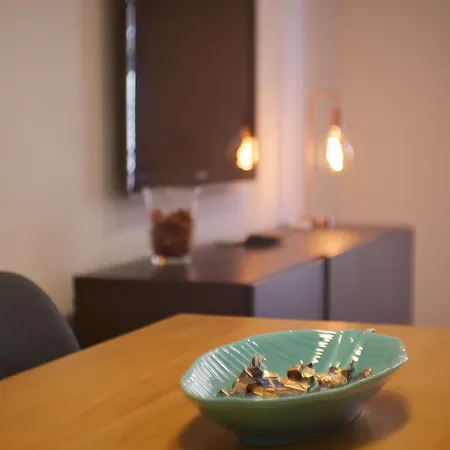 Chic Modern 2-bedroom Near Metro *