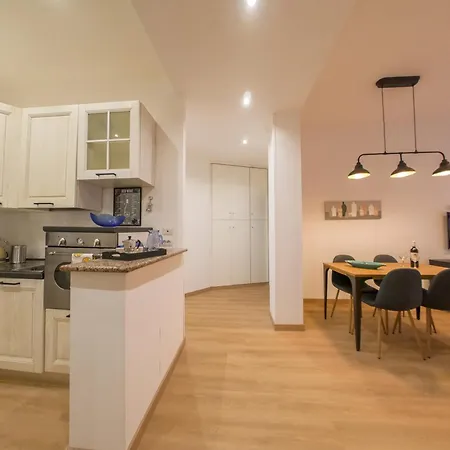 Chic Modern 2-bedroom Near Metro Appartement *